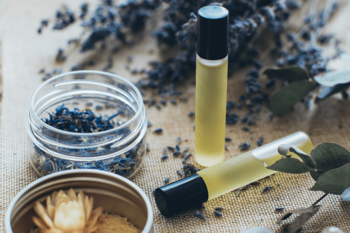 Aromatherapy Benefits: What is Aromatherapy and How Does it Help?